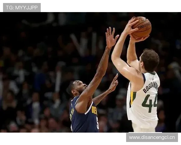 拉沙德·刘易斯利用挡拆拉开空间 提升球队得分效率